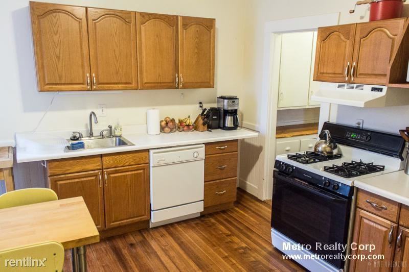 104 Fuller St - Photo 2 of 12