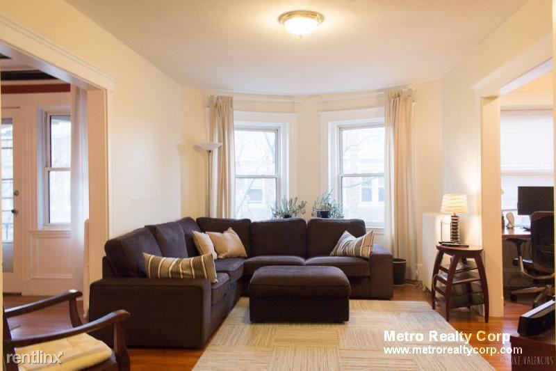 104 Fuller St - Photo 3 of 12