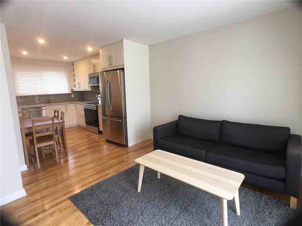 1196 Gateway Rd - Photo 3 of 11