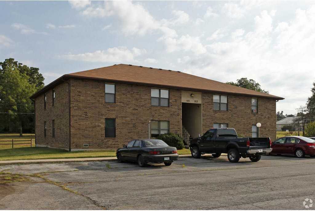 Evergreen Apartments - Photo 3 of 7