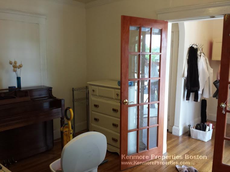 219 North Harvard Street #1