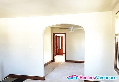 2711 Berwick Ave - Photo 3 of 15