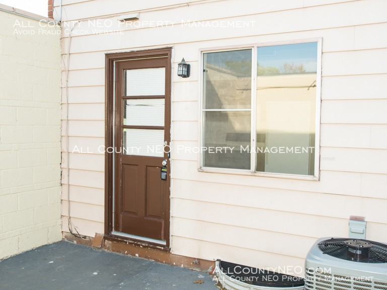 289 Kenridge Rd - Photo 2 of 12