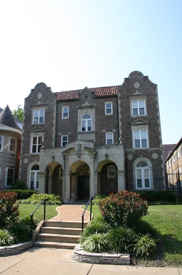 Toronto Parcade Apartments - Photo 2 of 19