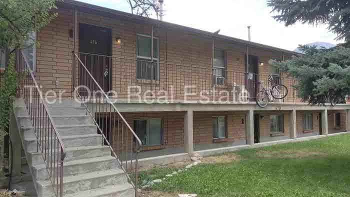 676 Lebon Cir - Photo 2 of 18