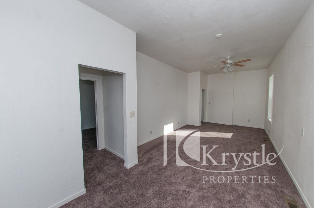 201 Florida St - Photo 3 of 11