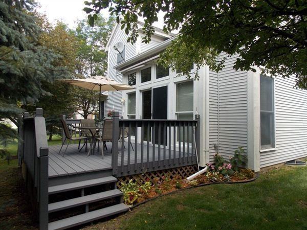 565 Greens Way Blvd - Photo 2 of 6