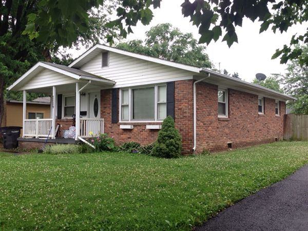 2029 Schuyler Ave - Photo 2 of 8