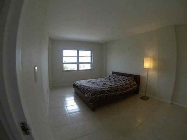 1831 NE 38th St - Photo 3 of 11