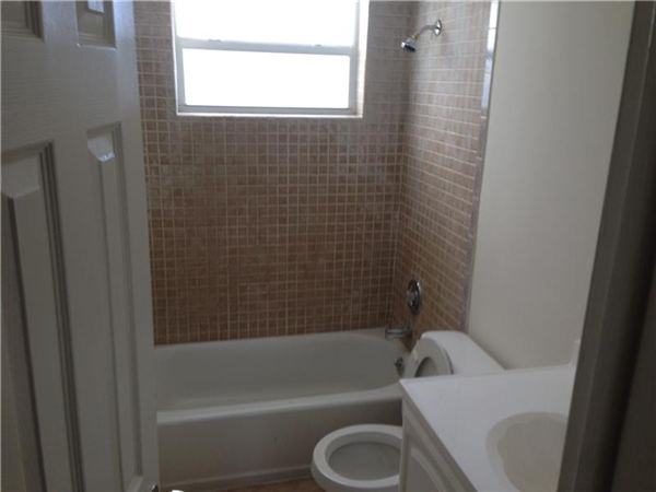 192 SW 54th Ave - Photo 2 of 5