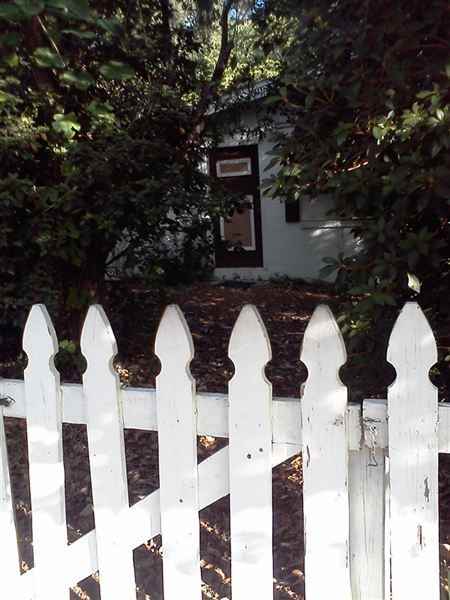 1030 NE 9th Street - Photo 2 of 3