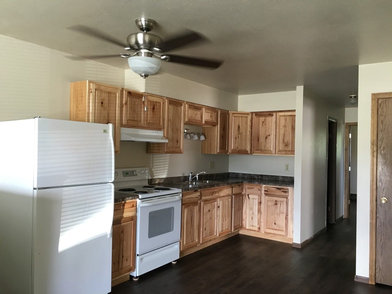 1206 Cardinal Ln - Photo 2 of 3