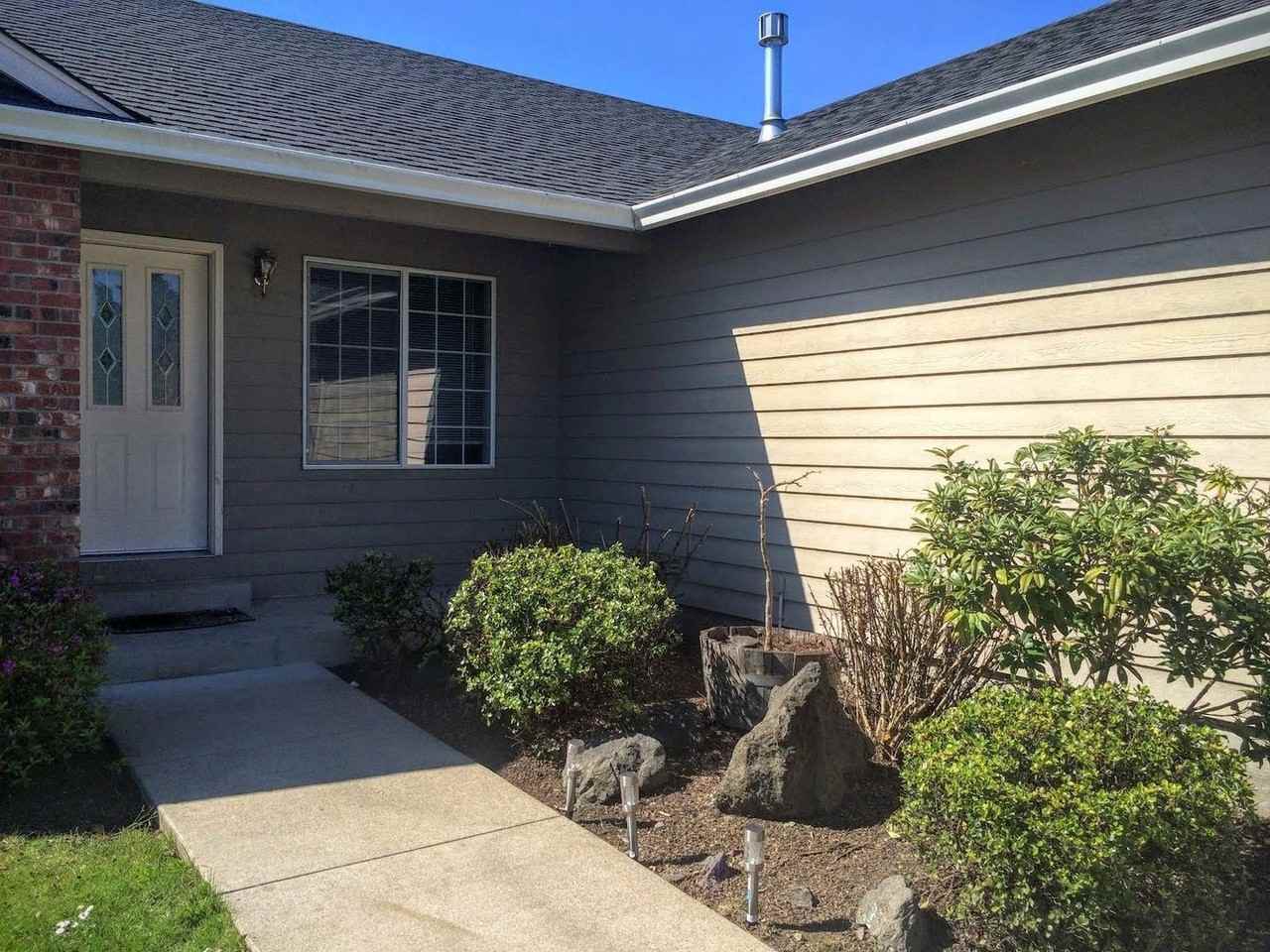 231 Cambridge Dr - Photo 3 of 42