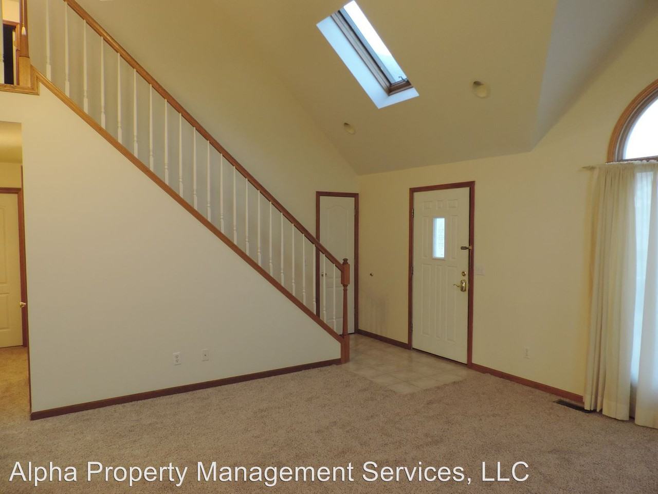 1590 Essex Dr - Photo 3 of 31