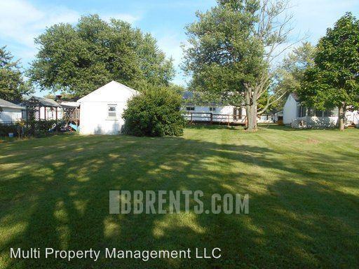 8099 Lawrence Rd - Photo 3 of 12