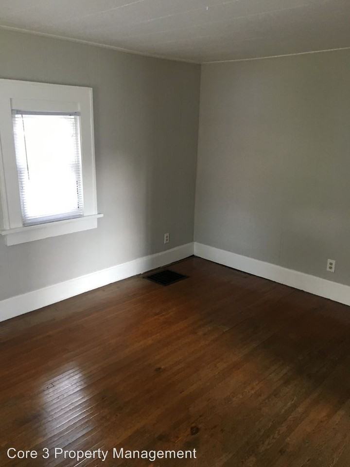 1404 S Mason St - Photo 2 of 6