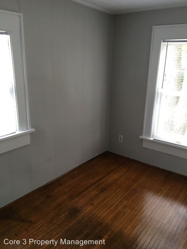 1404 S Mason St - Photo 3 of 6