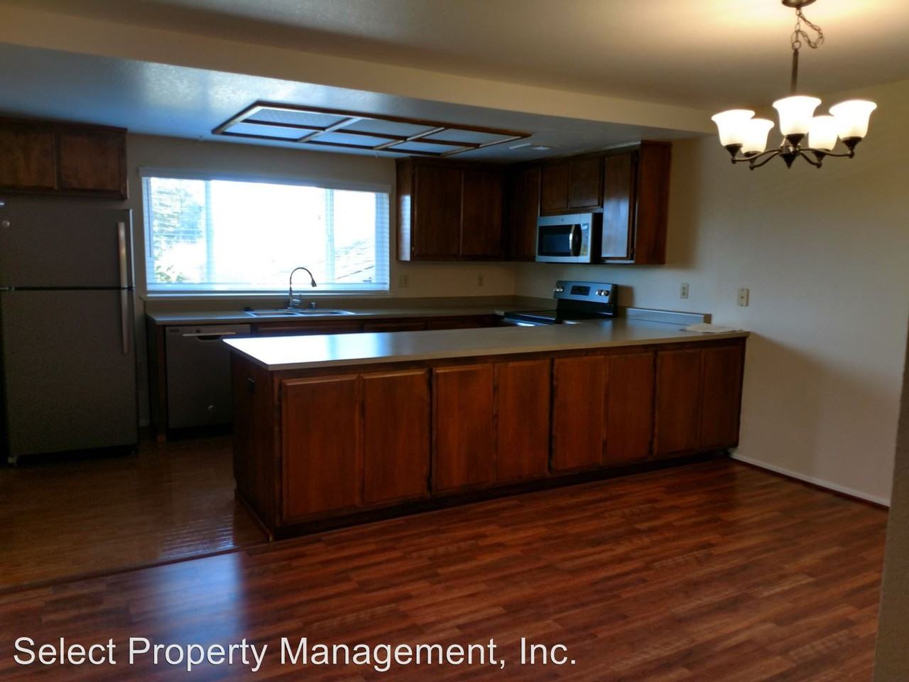 2805 Oak Creek Ct - Photo 3 of 9