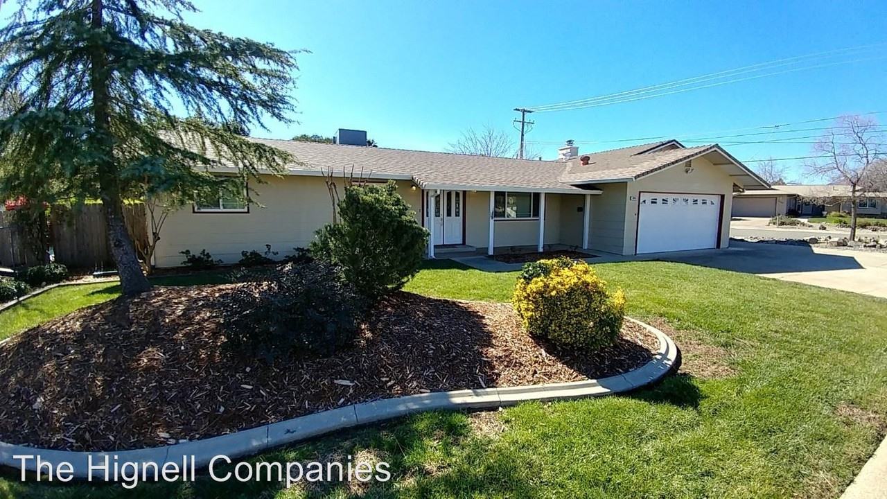 3645 Tamarack Dr - Photo 3 of 18