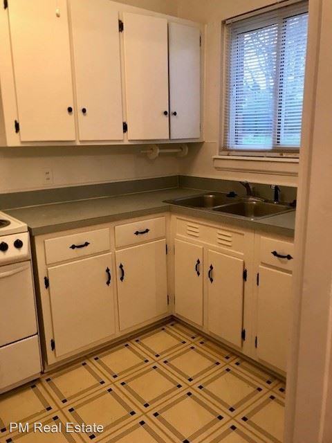 2634 Greenbrier Rd - Photo 3 of 5