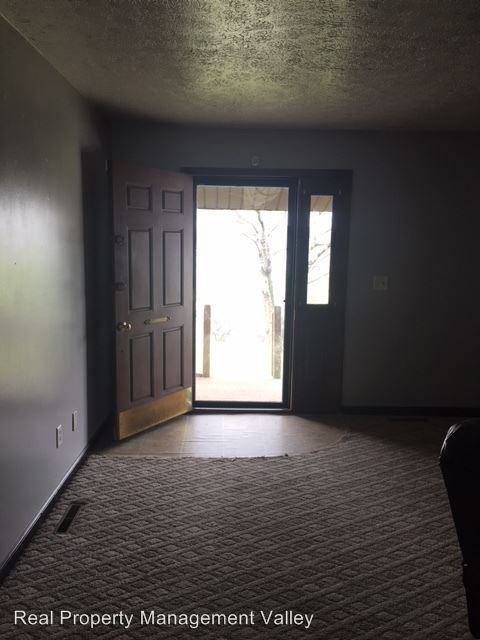 602 N Kenova Rd - Photo 2 of 12