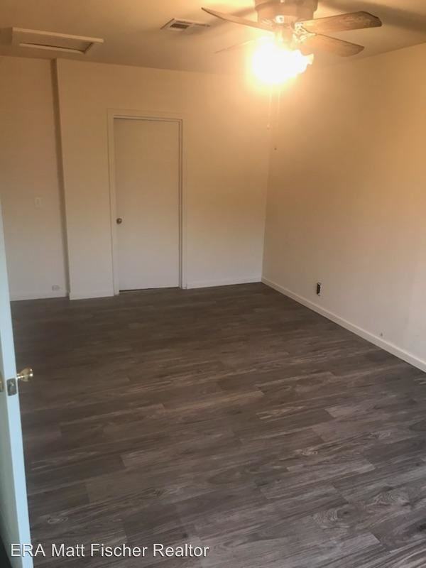 1055 E 26th Pl - Photo 2 of 8