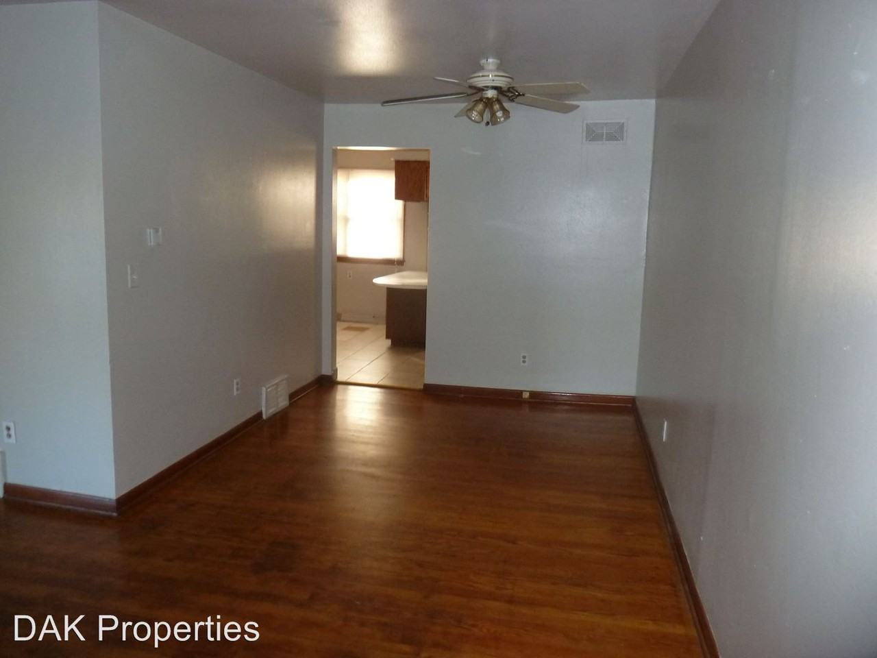 8711 W Eggert Pl - Photo 3 of 12