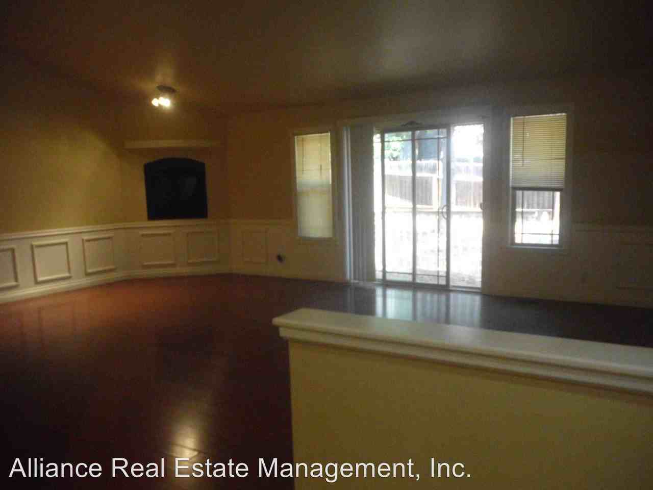 6069 Guilford Cir - Photo 3 of 8