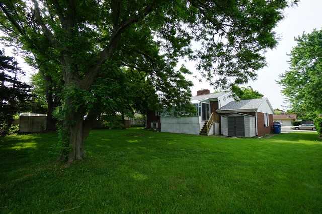 830 Royal Ln - Photo 3 of 19