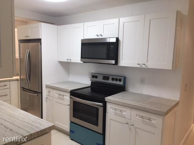 9874 Liberty Ct - Photo 2 of 4