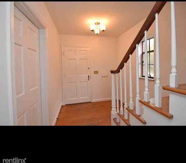 1136 Clearbrook Dr - Photo 2 of 6