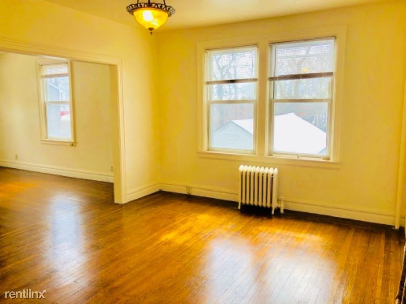 22 Cassilis Ave - Photo 3 of 11