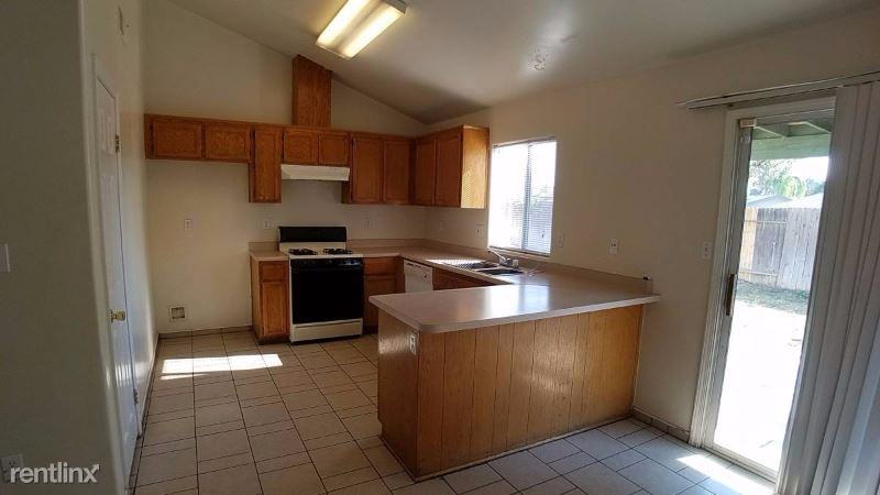 5215 Oswell Park Dr - Photo 3 of 10