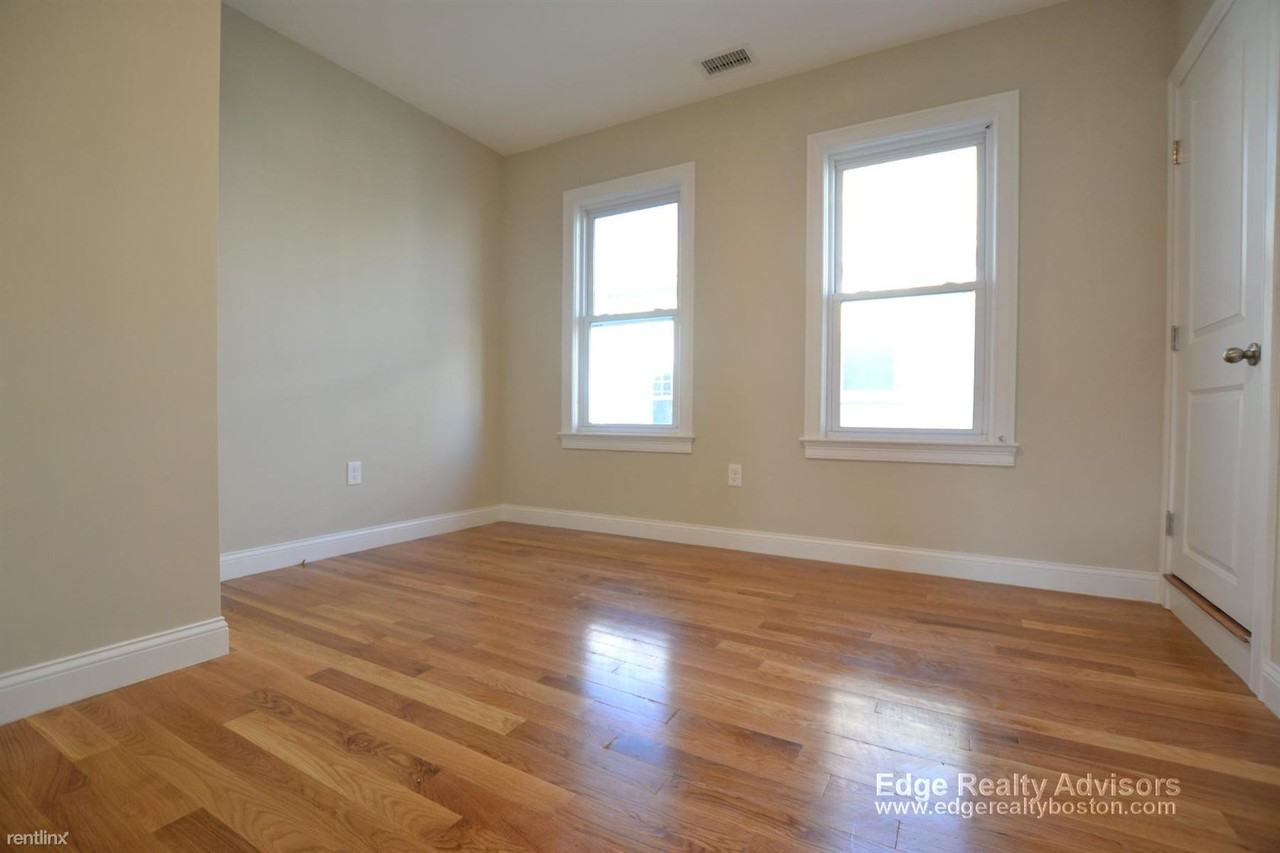 80 Lexington St - Photo 3 of 11