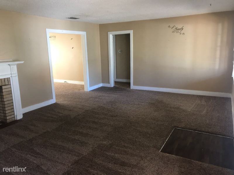 403 S Sycamore St - Photo 2 of 11