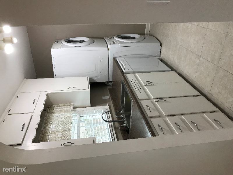 4924 W Maple St - Photo 3 of 11