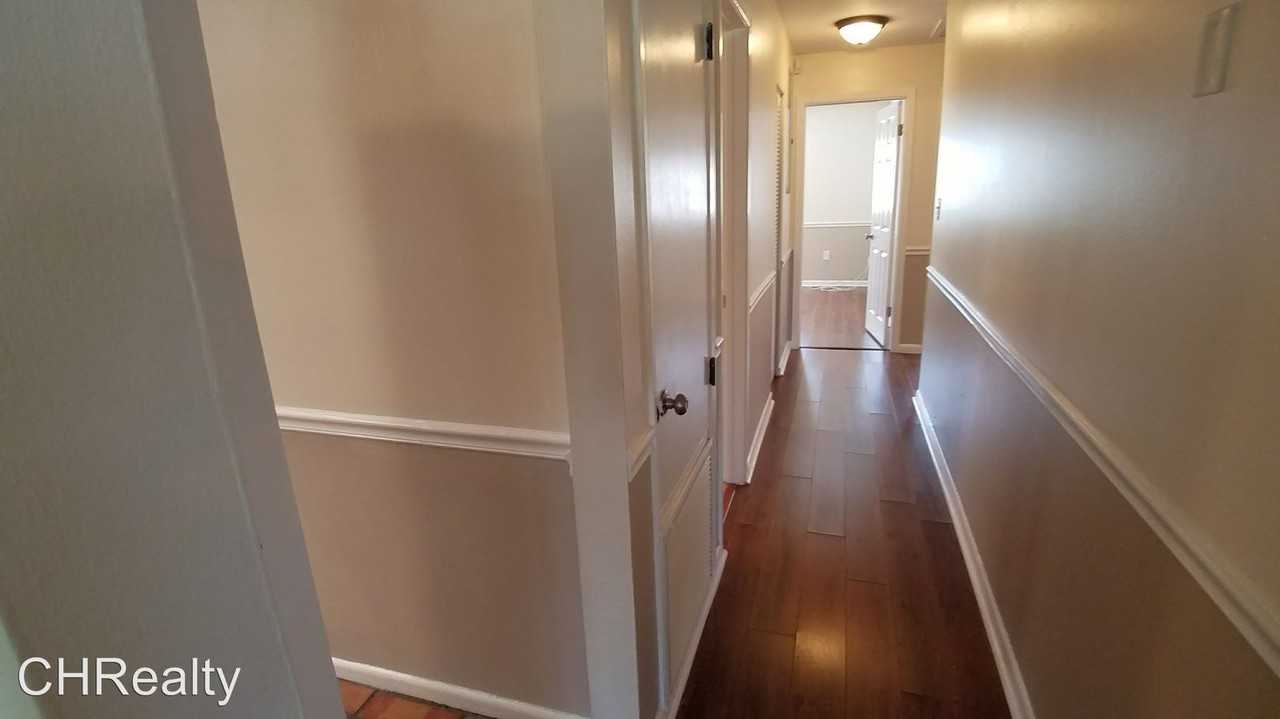 2852 Scarlet Rd - Photo 3 of 20