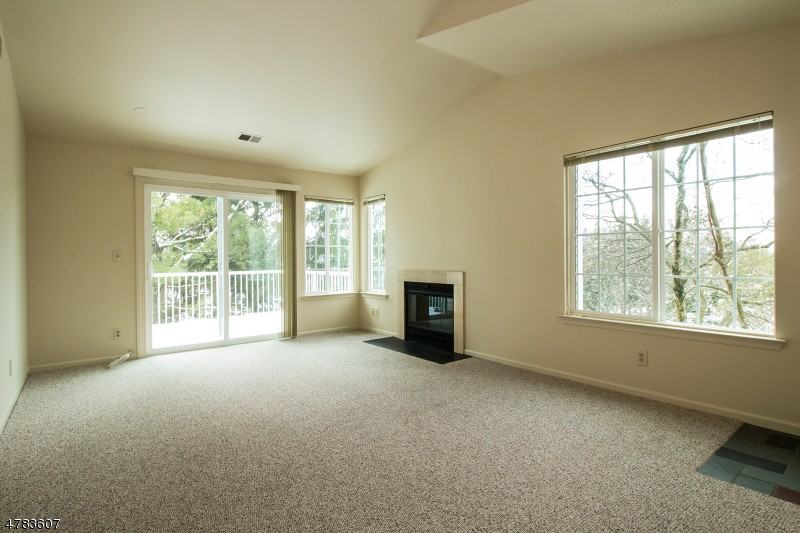 34 Pine Ct - Photo 3 of 20