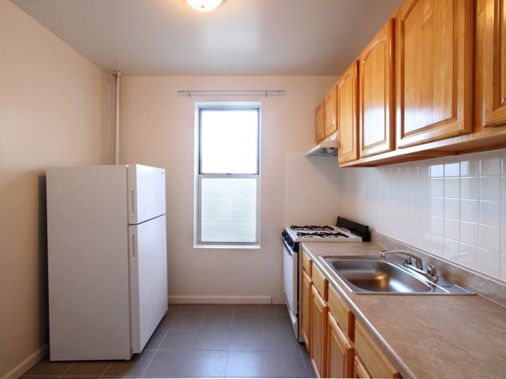 842 50th Street - Photo 3 of 3