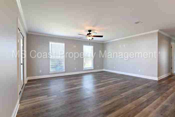 4058 Pennsylvania St - Photo 2 of 46