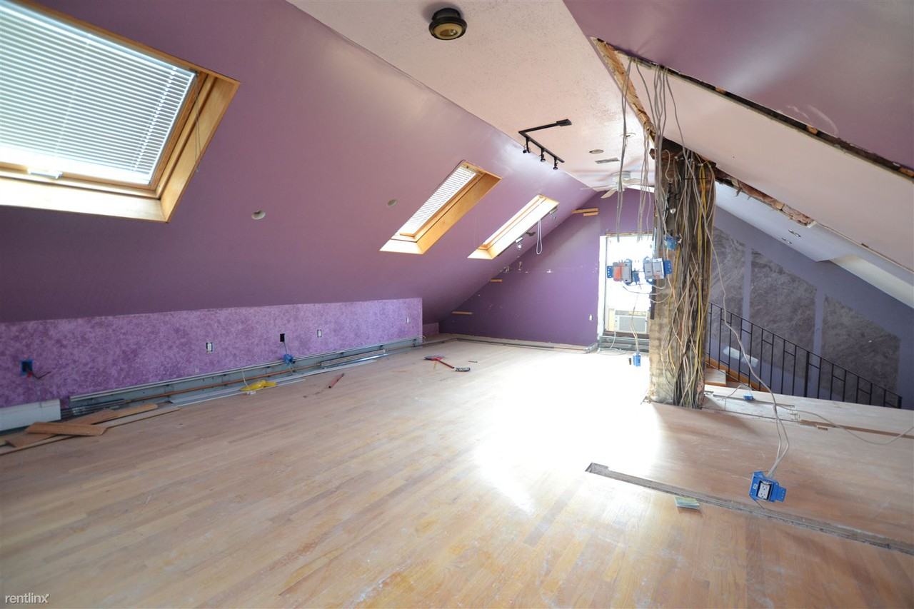 126 Monument St - Photo 2 of 10