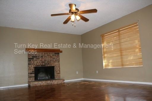 1910 Crooked Ln - Photo 2 of 3