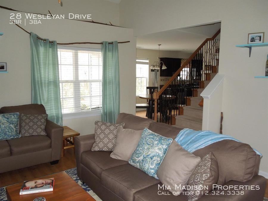 28 Wesleyan Dr - Photo 3 of 8