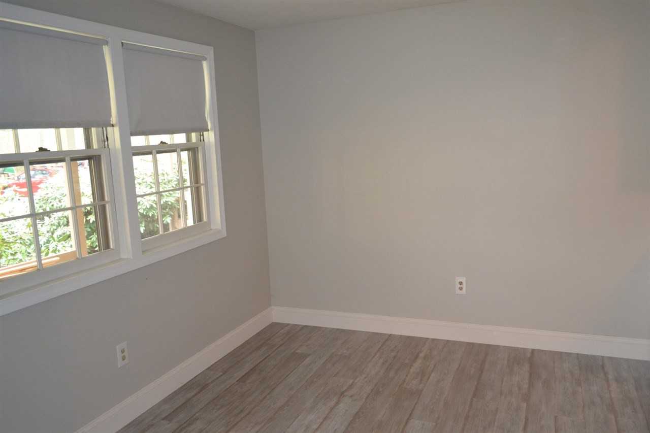 110 Winterwood Dr - Photo 3 of 9