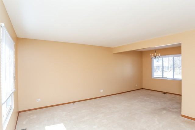 1331 Fairfield Ct - Photo 3 of 15