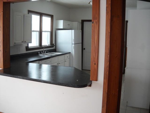 400 2nd St - Photo 2 of 10