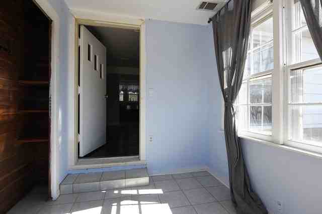 1527 Sanders Rd - Photo 3 of 12