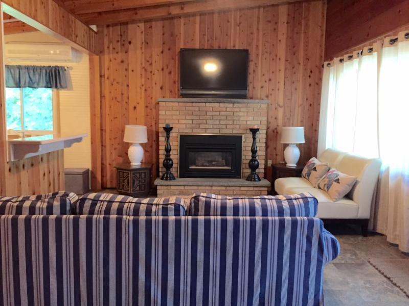 7278 Maple Rd - Photo 2 of 6