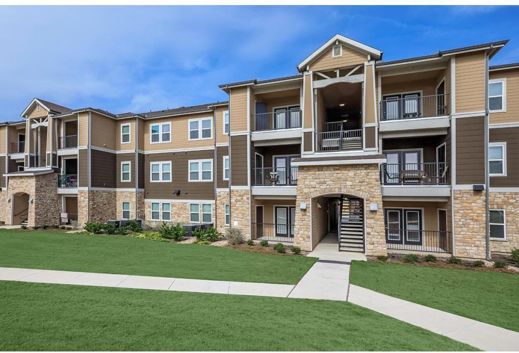 Vantage at Brooks City Base 7938 City Base Landing, San Antonio, TX