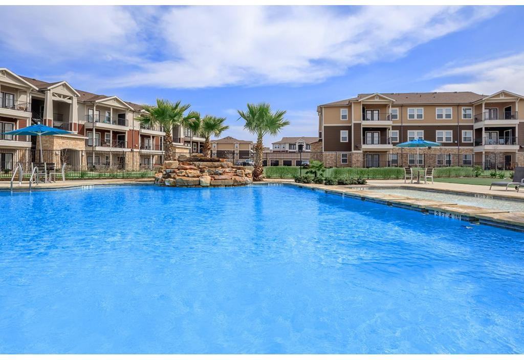 Vantage at Brooks City Base - Photo 3 of 20